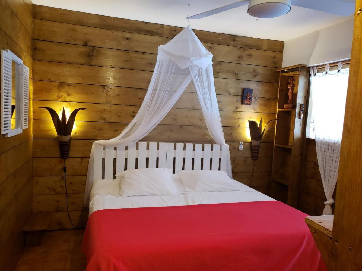 Les Bananes Vertes Ecolodges サン・クロード エクステリア 写真