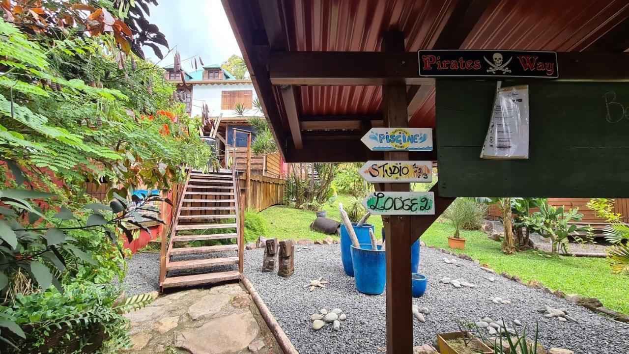 Les Bananes Vertes Ecolodges サン・クロード エクステリア 写真